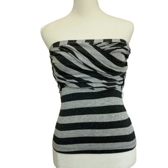 xoxo...ページ XOXO | Tops | Xoxo Striped Tube Top | Poshmark